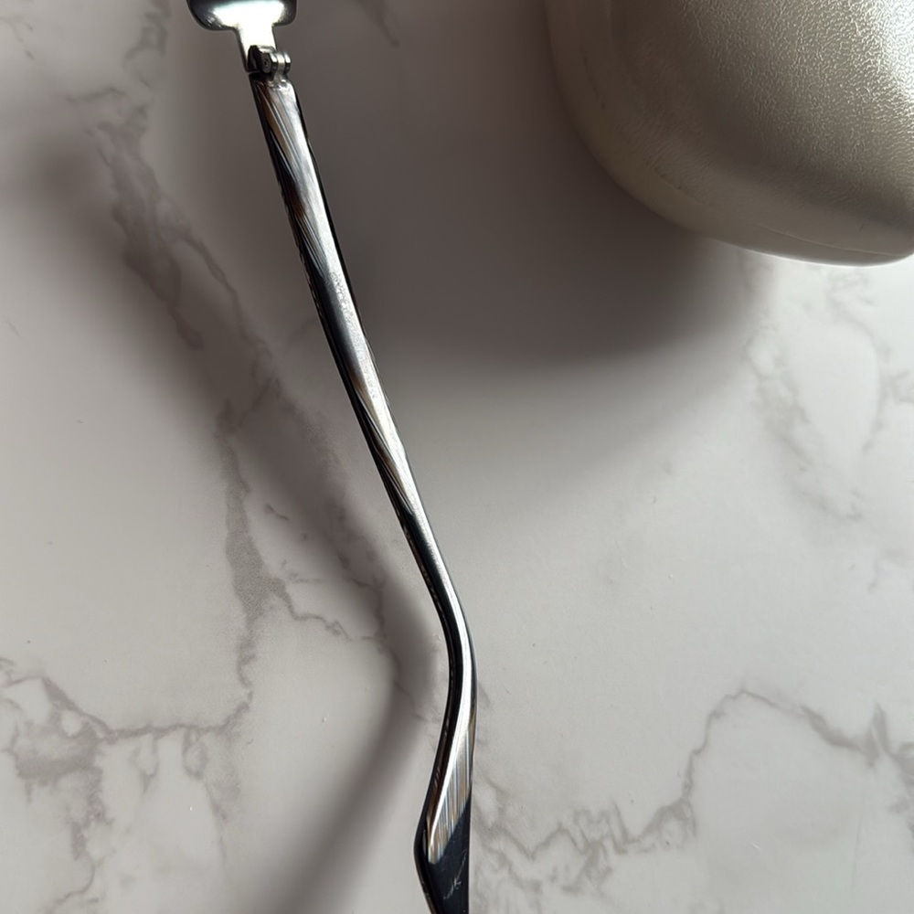 Vogue Black Rectangular Sunglasses - 548 / 6g - image 4